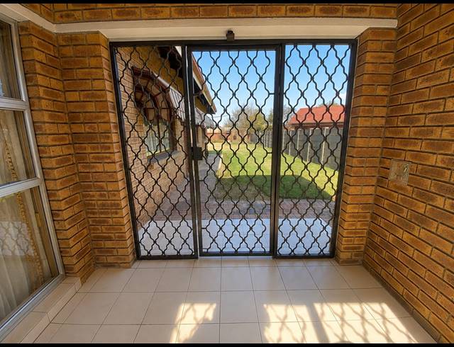3 BEDROOM HOUSE FOR SALE IN BEDWORTH PARK